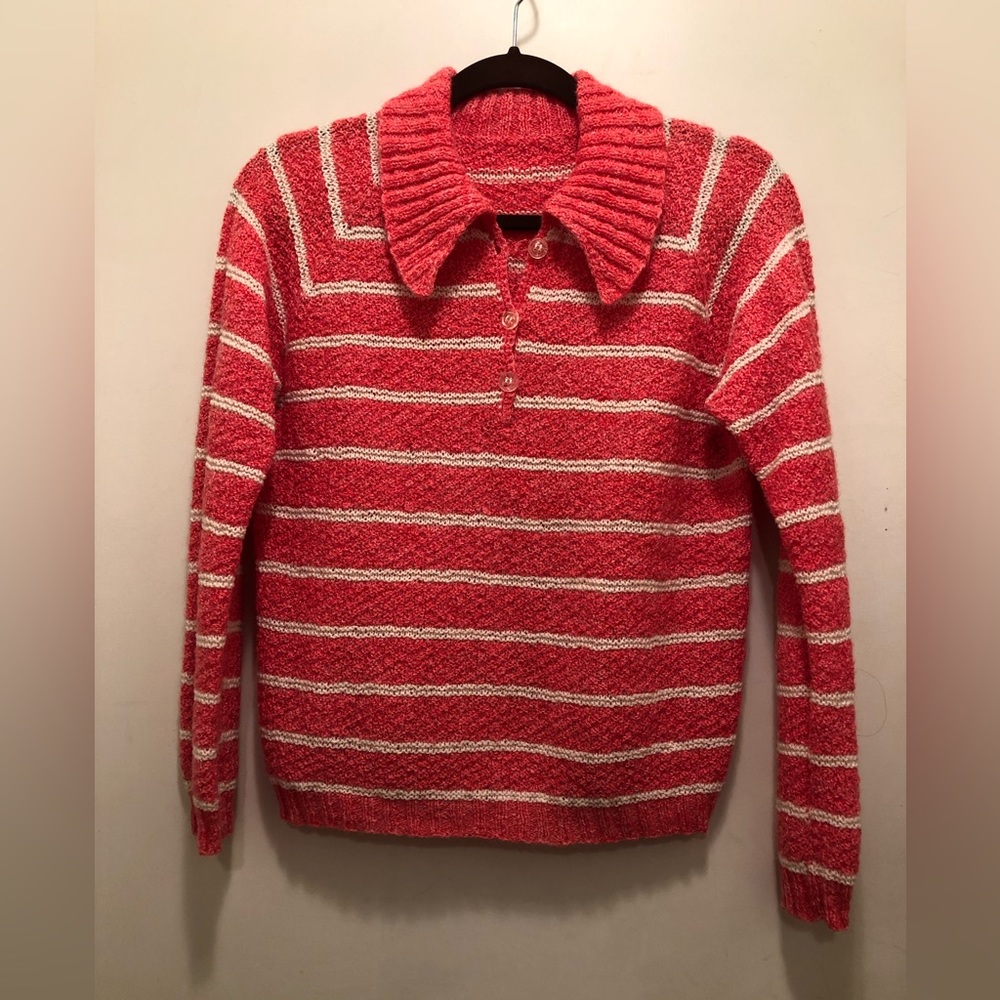 💜💜SALE 3/$15💜💜Coral knit SWEATER- size Med